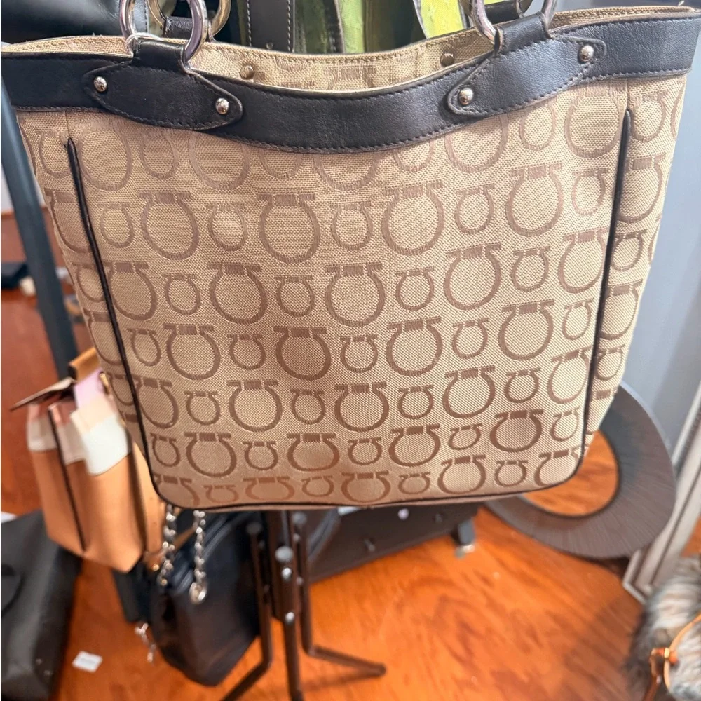 Salvatore Ferragamo Luxury Shoulder nwot! 24 hr price drop - Picture 5 of 6